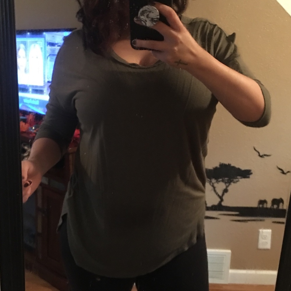 Express army green lightweight top